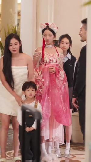 大叔的四个女房客（91集）古装热门短剧