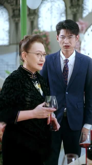 年上大叔霸宠小保姆（93集）热播短剧全集看