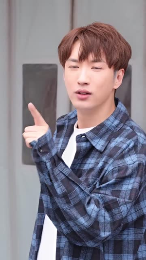 我靠摆摊买下一座岛 (80集)热播短剧全集看