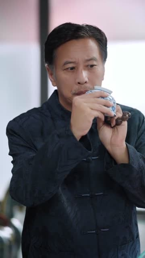 本想做个假古董,却成了鉴宝大师(80集) 本想做个假古董,却成了鉴宝大师(80集)全网短剧抢先看