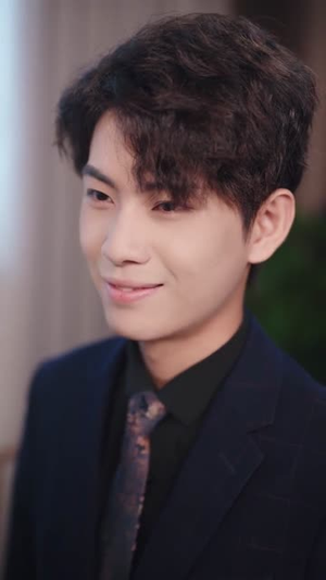 万界收租，女帝也得上供（60集）精彩短剧片段