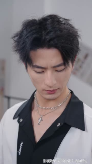 献祭后他踏着深渊归来（61集）一起追短剧吧