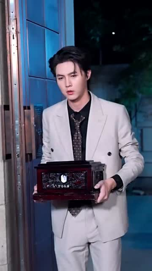 看飞絮吹乱烟雨（60集）一起追短剧吧