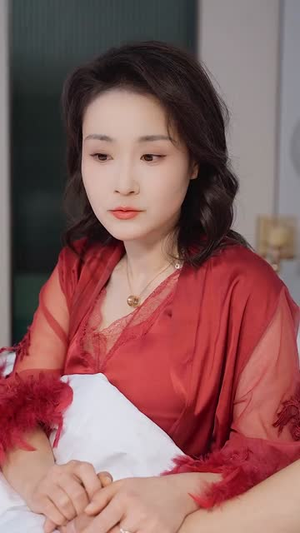 拒绝高冷女神后，绑定被骗成真系统（70集）热播古装短剧