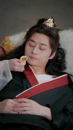 玄幻:从百倍返还开始修仙(82集) 玄幻:从百倍返还开始修仙(82集)熬夜追短剧